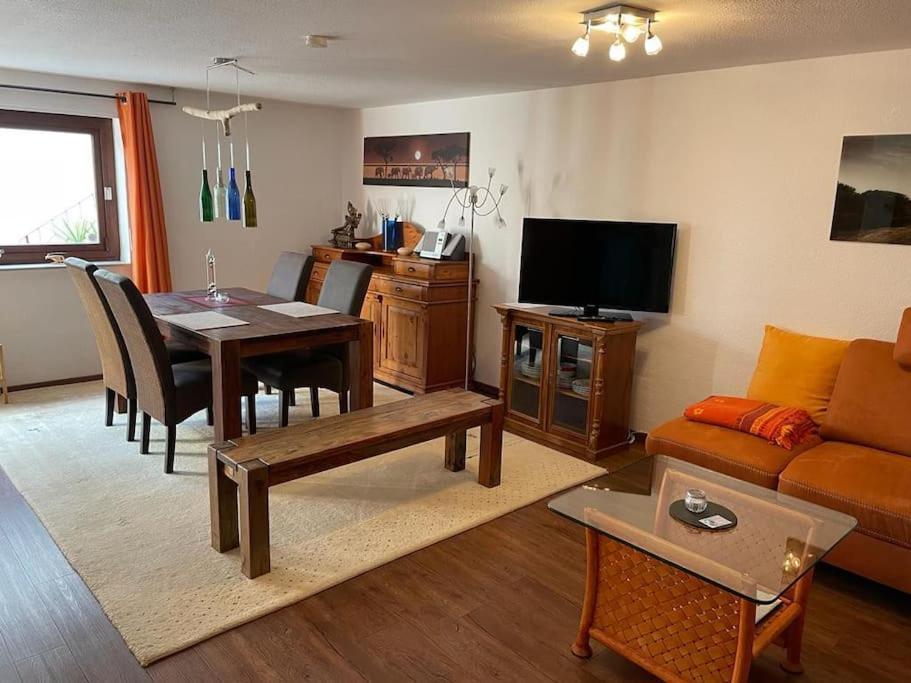 Ferienwohnung Zwischen Weinheim Und Hemsbach Luaran gambar